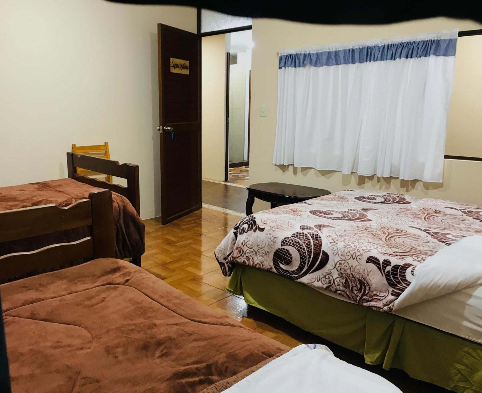 Latacunga Hostel Esterno foto