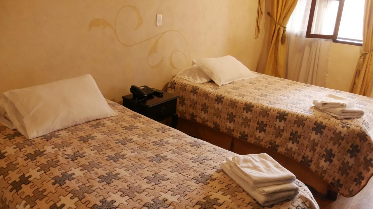 Latacunga Hostel Esterno foto