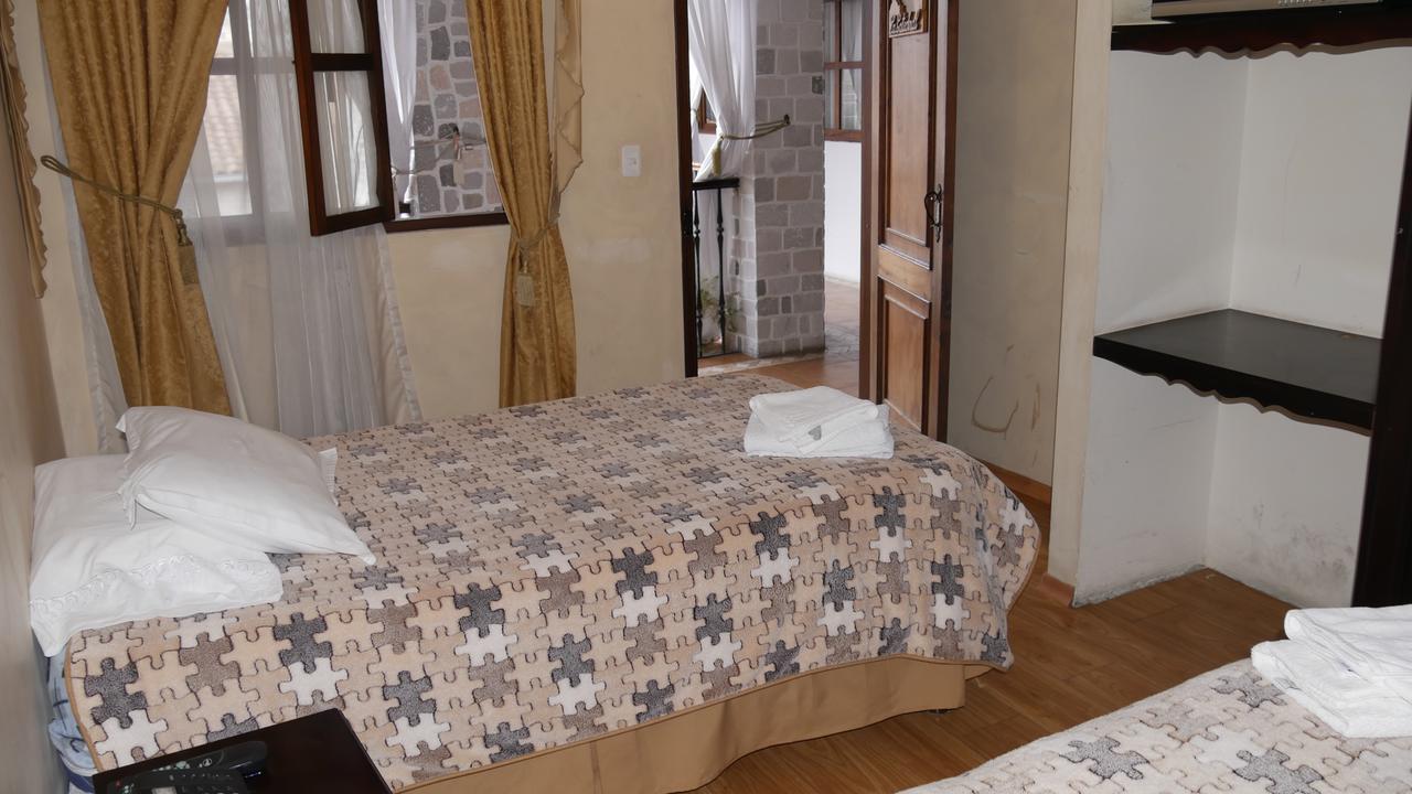 Latacunga Hostel Esterno foto
