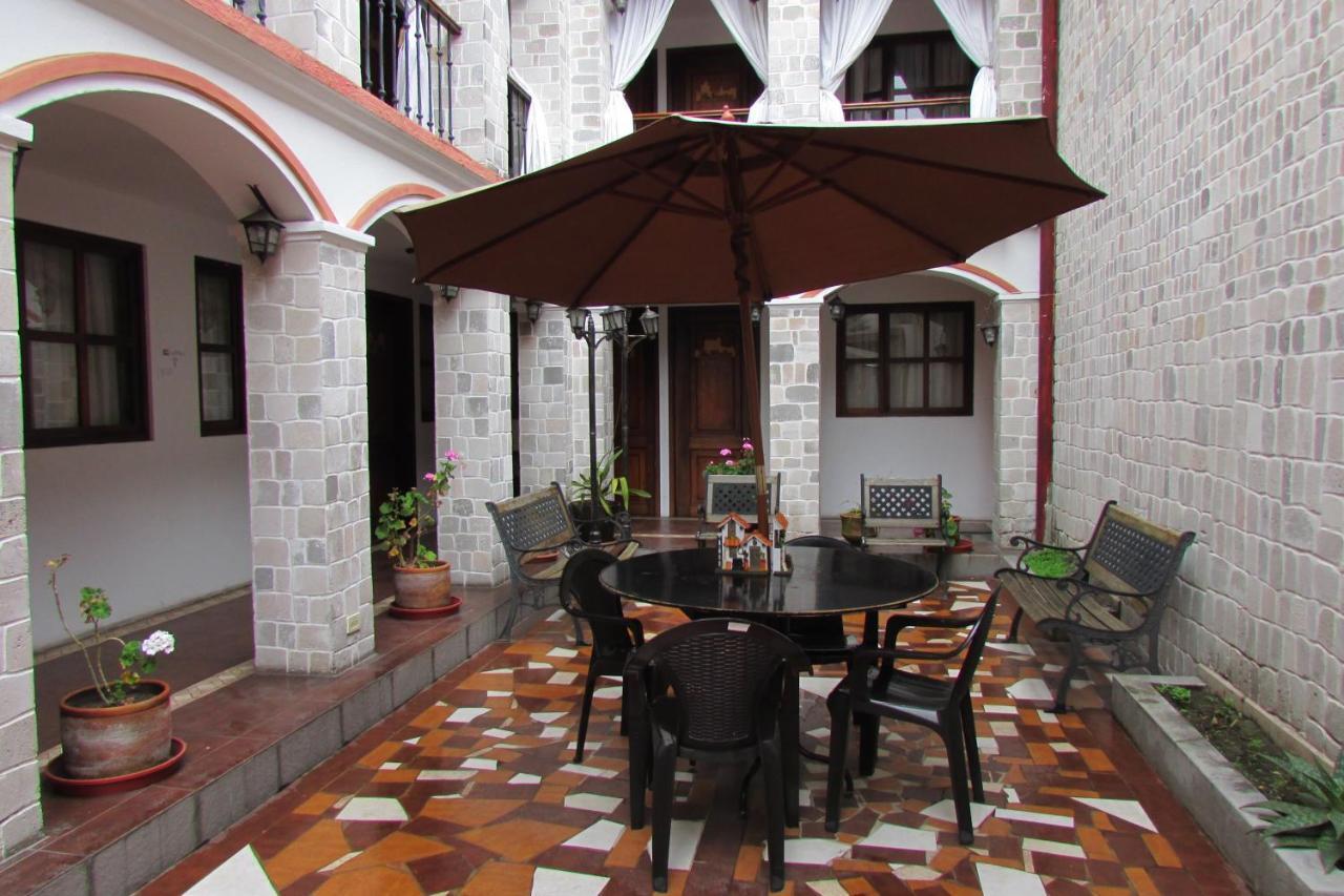 Latacunga Hostel Esterno foto