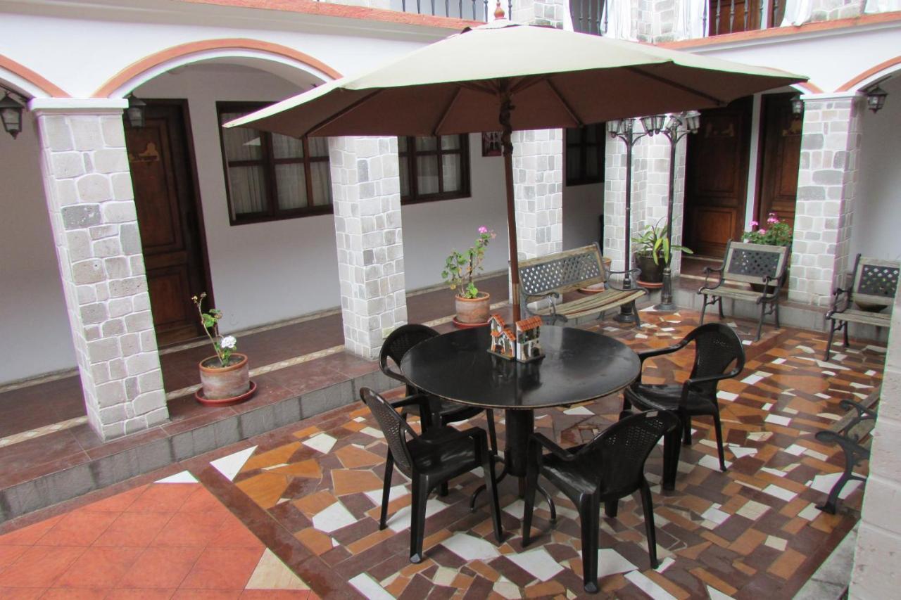 Latacunga Hostel Esterno foto