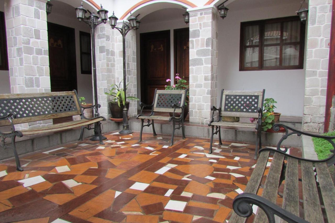 Latacunga Hostel Esterno foto