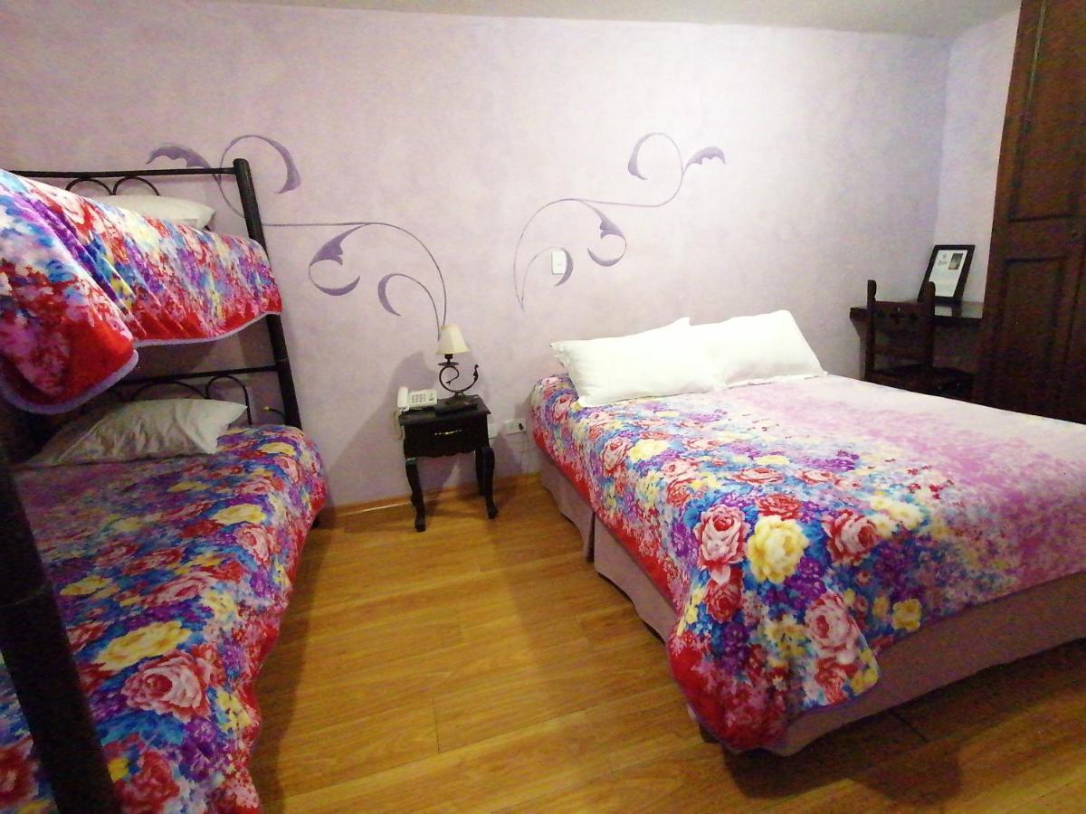Latacunga Hostel Esterno foto